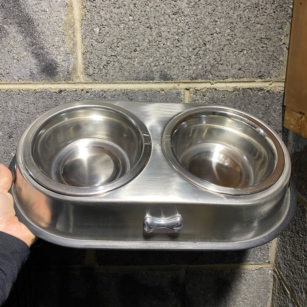 Dual Dog Water and Food Bowl - Picture 1 of 1